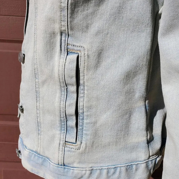 Time and Tru Women's Stretch Denim Jacket Size Small 4-6 - Picture 10 of 15